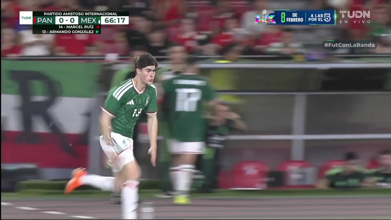 ¡'Hormiga' González entra a la cancha y se enciende el estadio en Panamá!