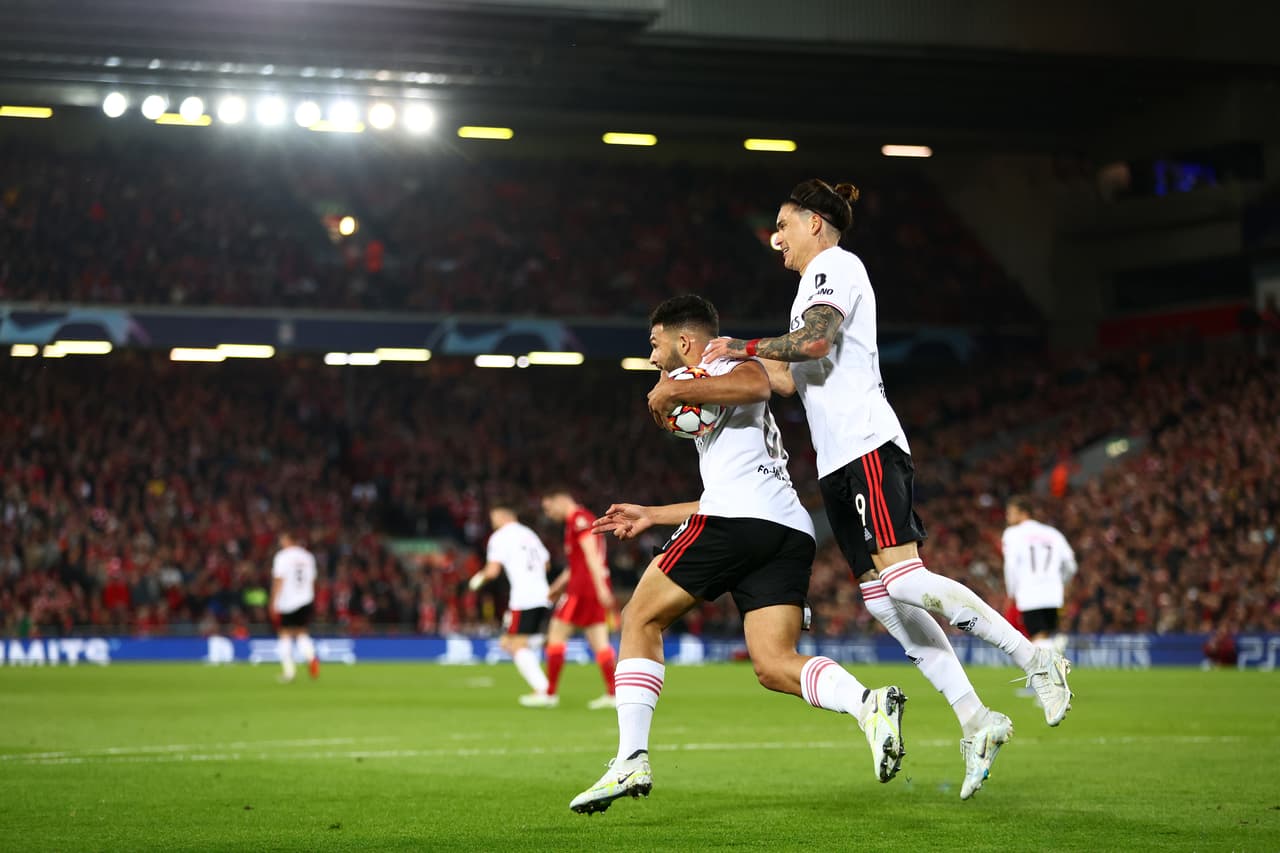 Con mucha angustia, el Liverpool selló su pase a Semifinales tras un intenso 3-3 en el juego de Vuelta que le permitió mantener la ventaja de la Ida, aunque dejó ir dos goles de ventaja en el segundo tiempo ante un muy digno Benfica.