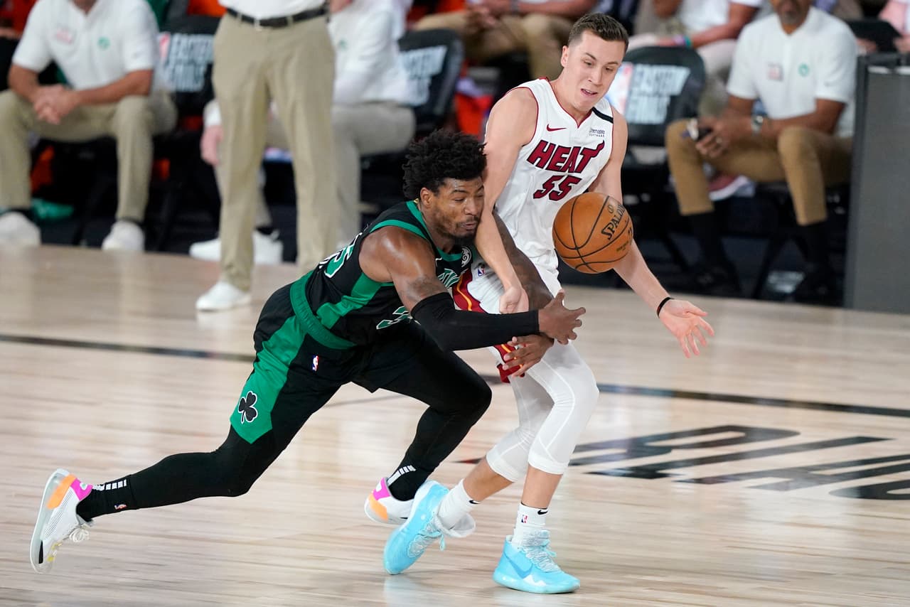 Miami consigue venir de atrás para vencer 117-114 a los Celtics y pegan en el primer partido de las finales de conferencia.