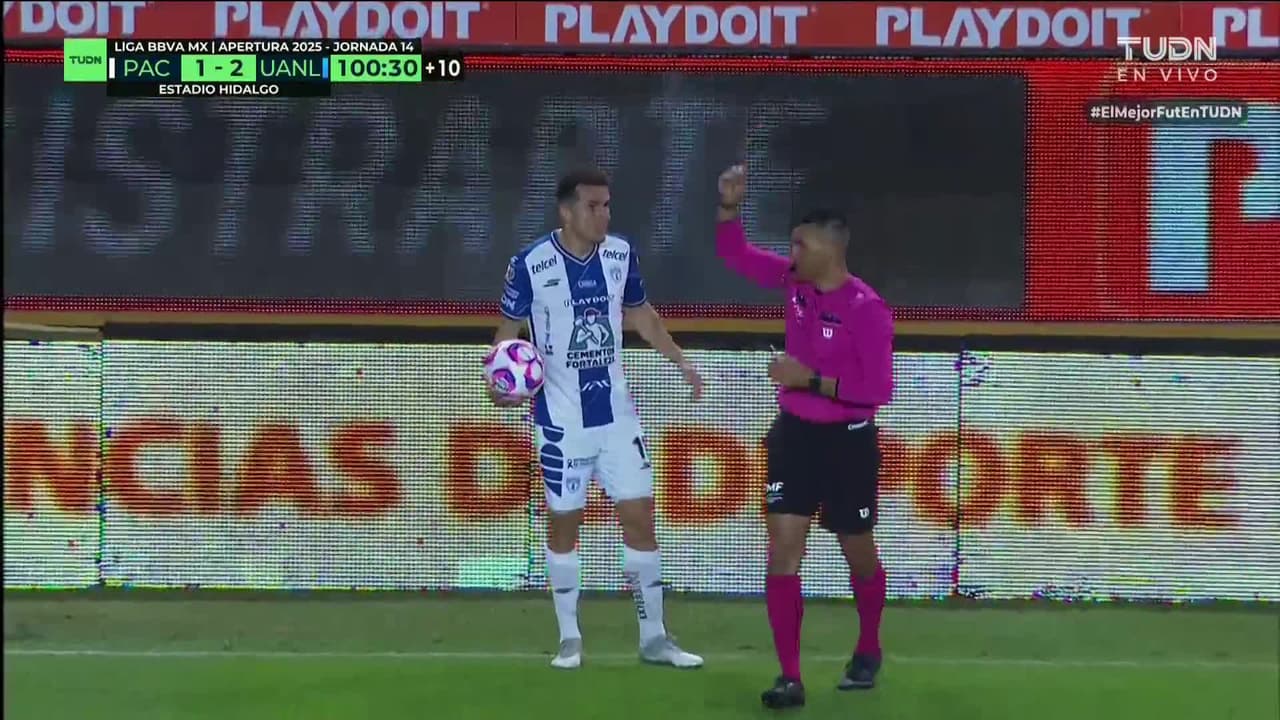 ¡Polémica! Idrissi se va expulsado por no quererle dar el balón al árbitro