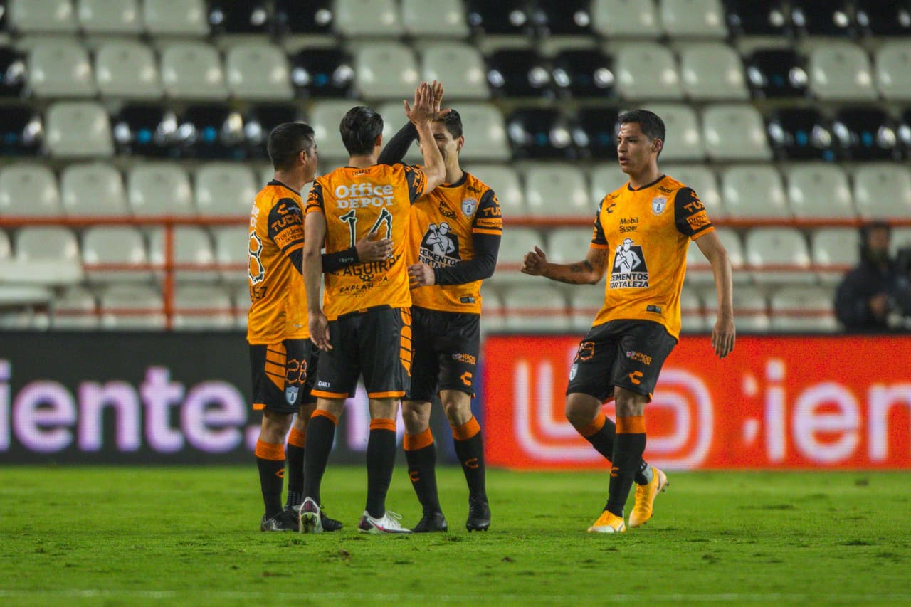 Con goles de Juan Pablo Vigón y Erick Aguirre, Pumas y pachuca no se pueden quedar con la victoria y se conforman con un punto.