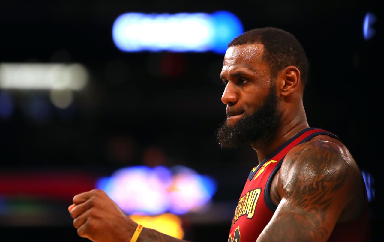 James promedia 27.7 puntos por partido esta campaña con los Cavaliers.