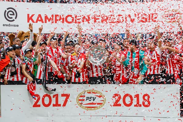 El 'Chucky'es el cuarto futbolista nacido en México en proclamarse campeón con el equipo de Eindhoven.