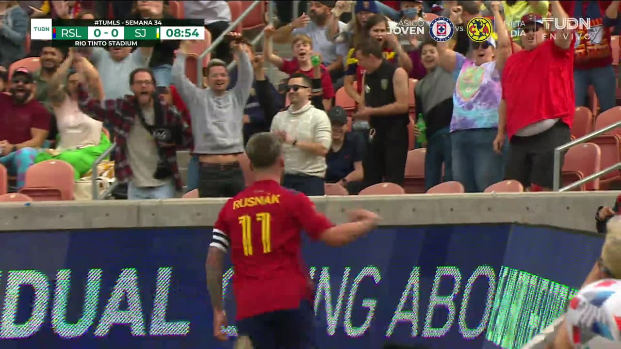 ¡GOL!  anota para Real Salt Lake. Albert Rusnák