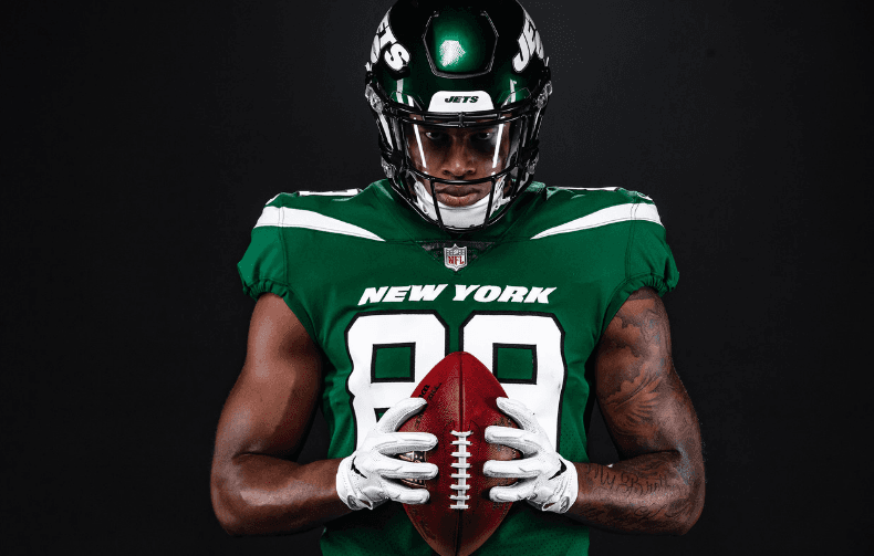 Estos fueron los deslumbrantes uniformes, cascos y colores que anunciaron los New York Jets para la temporada 2019 de la NFL. Se ven increíbles.