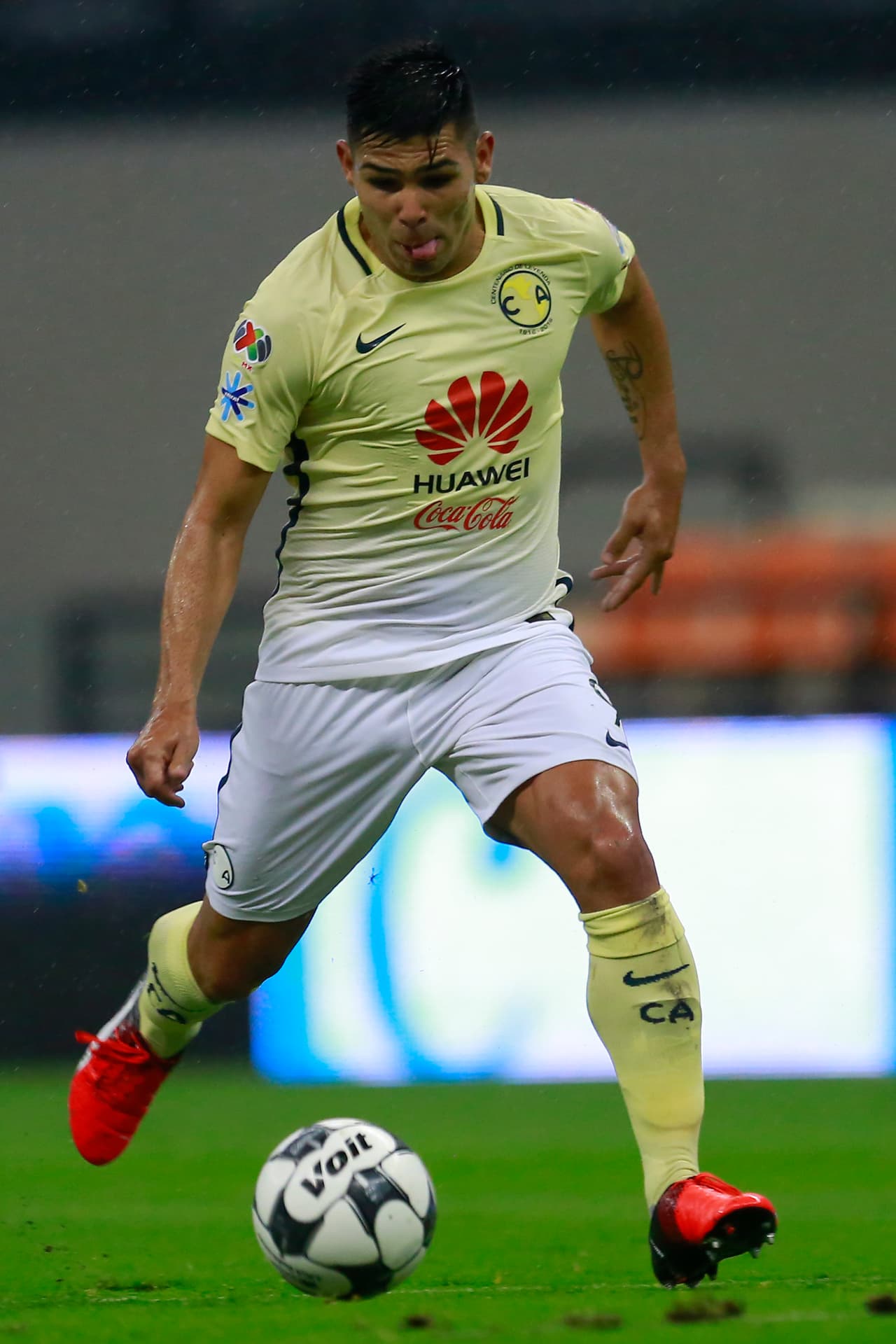 El fichaje de Silvio 'Chino' Romero de Chiapas al América rondó los siete millones de dólares. Con las Águilas metió 12 goles en liga. Cada tanto suyo costó casi 600 mil dólares.