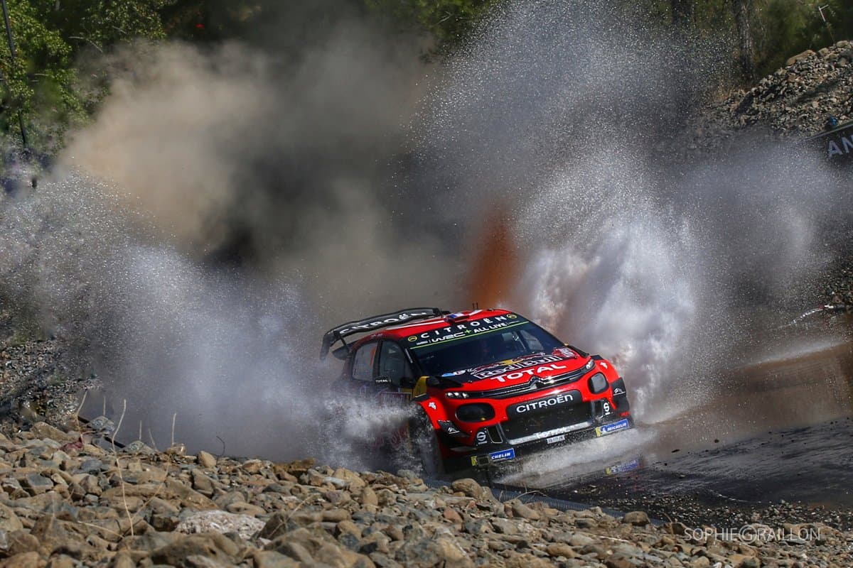 El piloto francés Sebastien Ogier se llevó la victoria en el Rally de Turquía, con lo que se acerca al líder del mundial, Ott Tänak a falta de tres fechas para terminar la temporada.