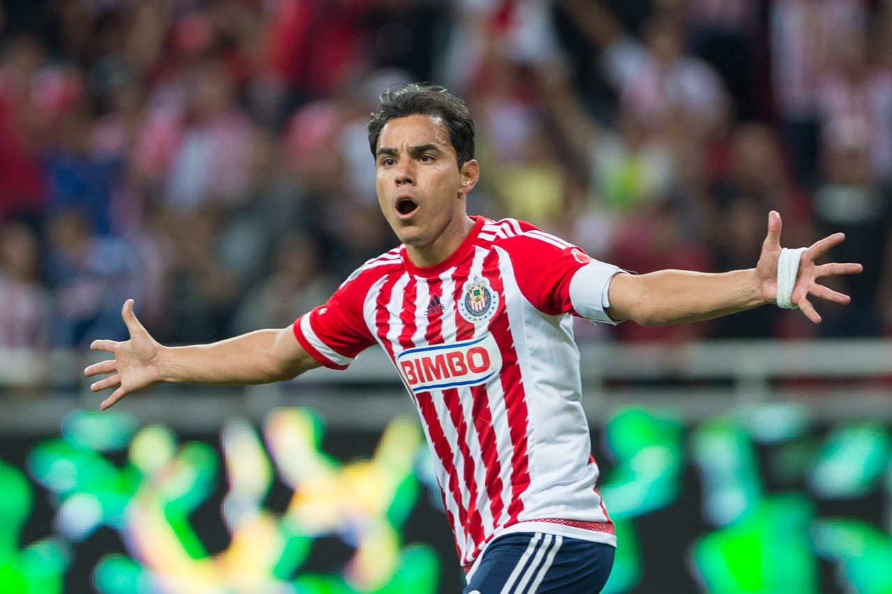 9. Omar Bravo (Chivas) - 6 goles