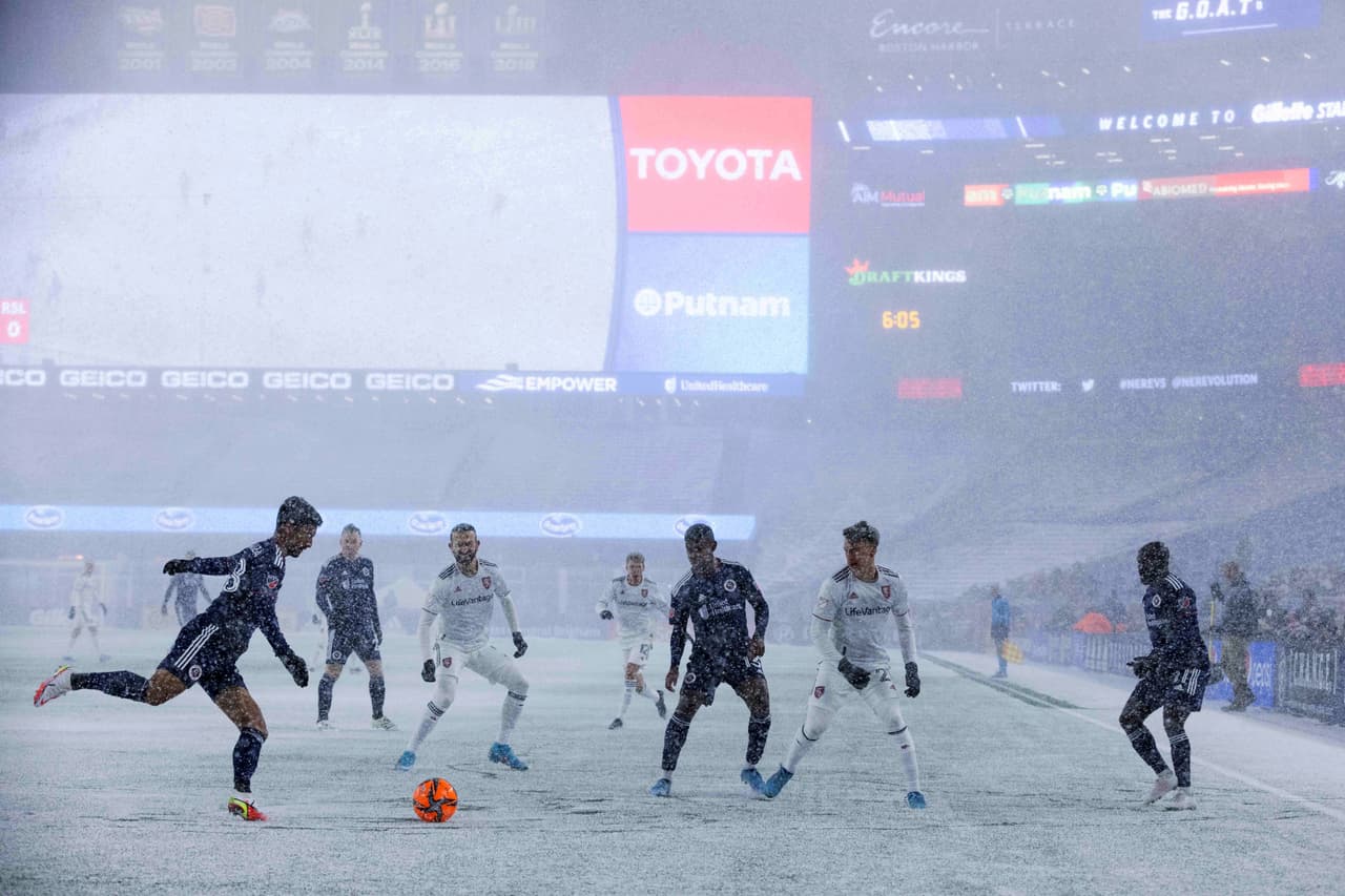 En algunos escenarios de la Conferencia Este los partidos se jugaron bajo un clima gélido e invernal.
<br>
