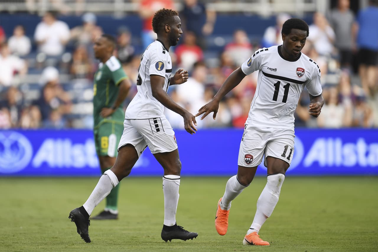 Y así lo festejaba Kevin Molino (izq) tras marcar un gol en el que saca al portero y tira a su salida.