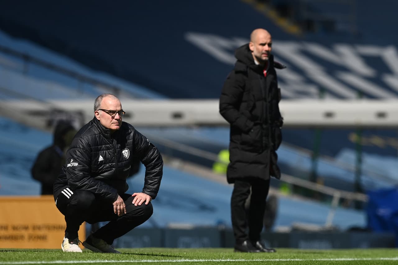 Marcelo Bielsa y Pep Guardiola se roban reflectores desde el banquillo.
<br>