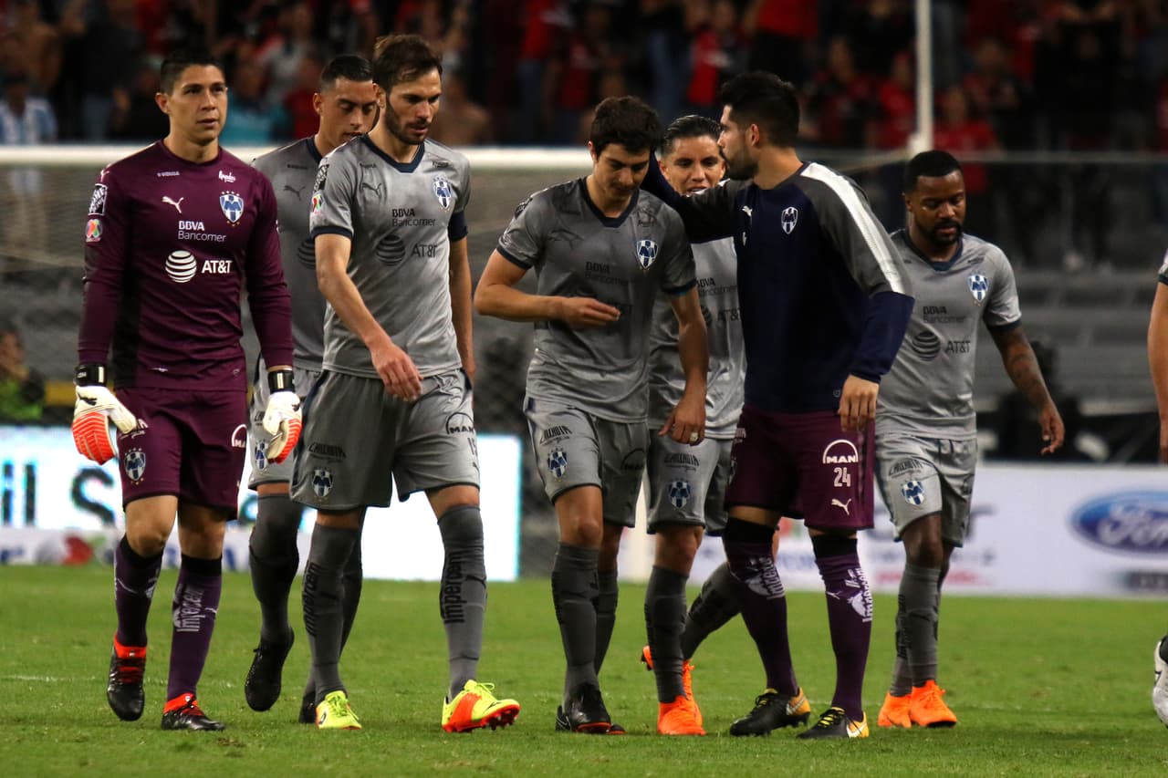 <b>Jornada 9: Atlas 0-1 Monterrey:</b> aunque los Rayados ganaron, el colombiano Stefan Medina falló un penal al 45'. Abrió mucho el pie, conectó el balón por debajo y la pelota salió volando por encima del arco de Miguel Fraga.