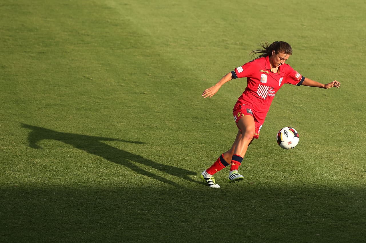 Nacida en Boise, Idaho, de padre mexicano, Sofía comenzó su carrera en el fútbol desde muy pequeña.