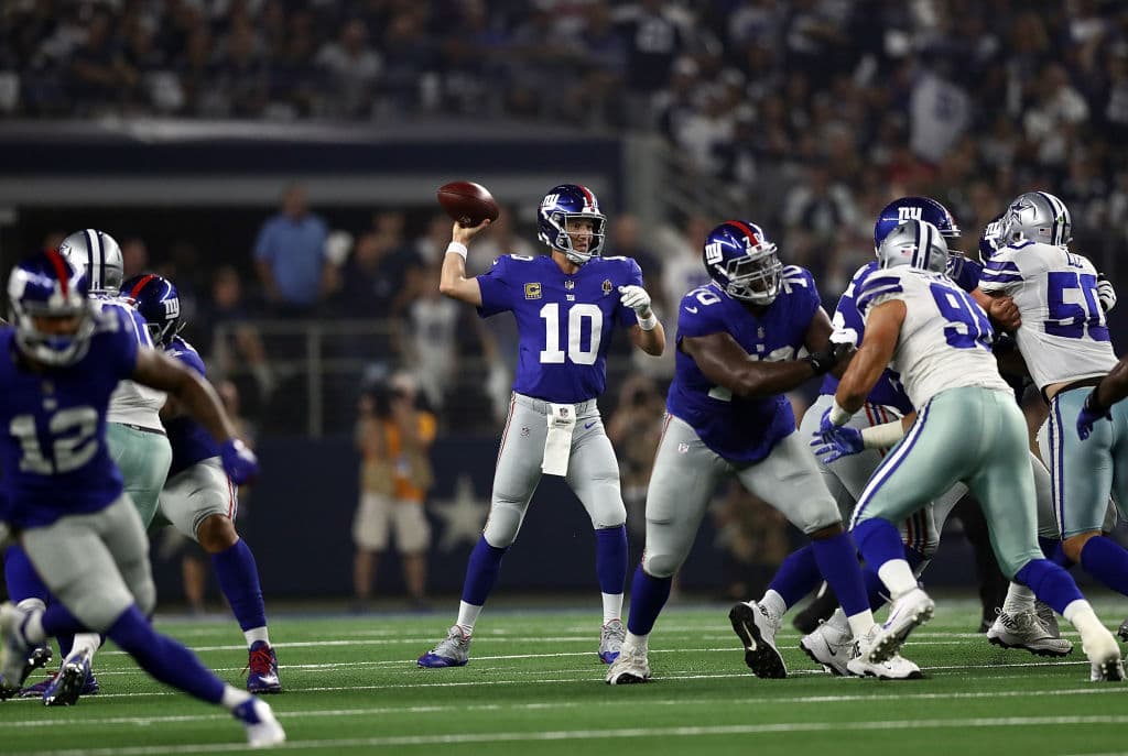 Eli Manning acabó con 279 yardas al completar 33-44 pases con una anotación, que se dio cuando se conectó con el TE Evan Engram en las postrimerías del partido.