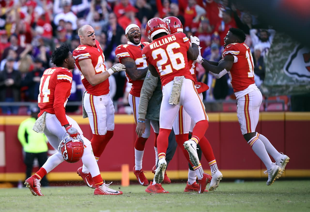 A pesar de que Kansas City Chiefs no cuenta con Patrick Mahomes, Matt Moore ha sustituido y realizado un gran papel a la ofensiva. La defensiva parece haber ajustado y son un equipo de cuidado. Su récord es de 6-3.