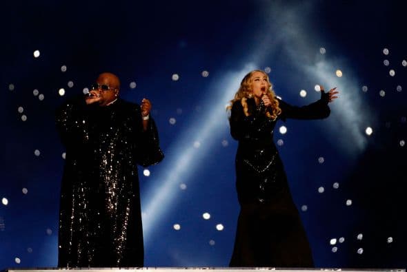 Muchos quizá estaban atónitos al ver a la mismísima 'Reina del Pop' por primera vez en el Super Bowl.