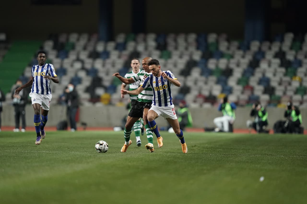 Con doblete de Jovane Cabral, el Sporting de Lisboa avanza a la final de la Copa de la Liga de Portugal, tras derrotar al Porto 2-1. Los goles por parte de los verdiblancos cayeron en los últimos 10 minutos del partido.