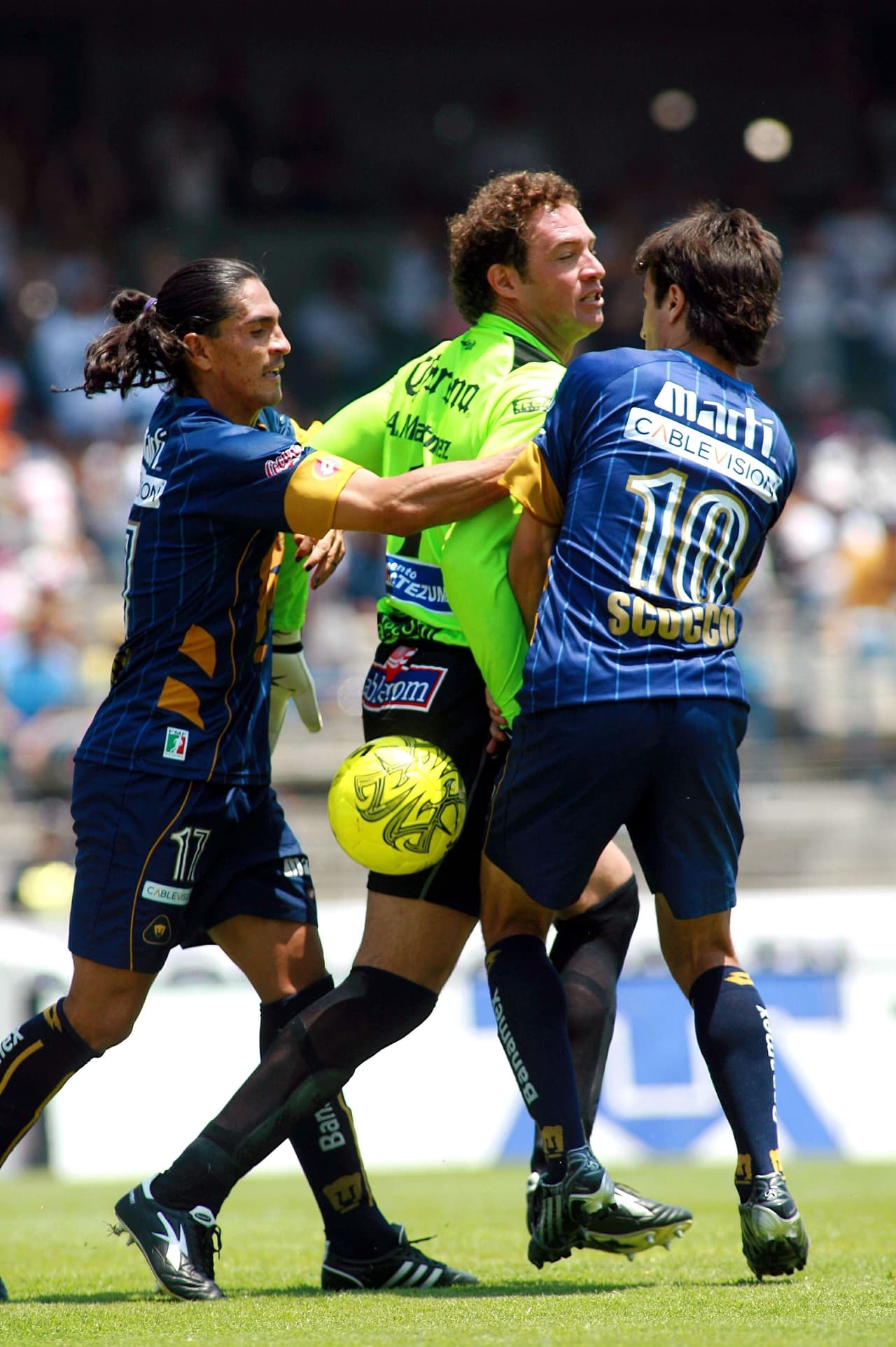 El horario de domingos al mediodía se ajustaba perfecto a las condiciones de Scocco: velocidad, resistencia y olfato goleador.