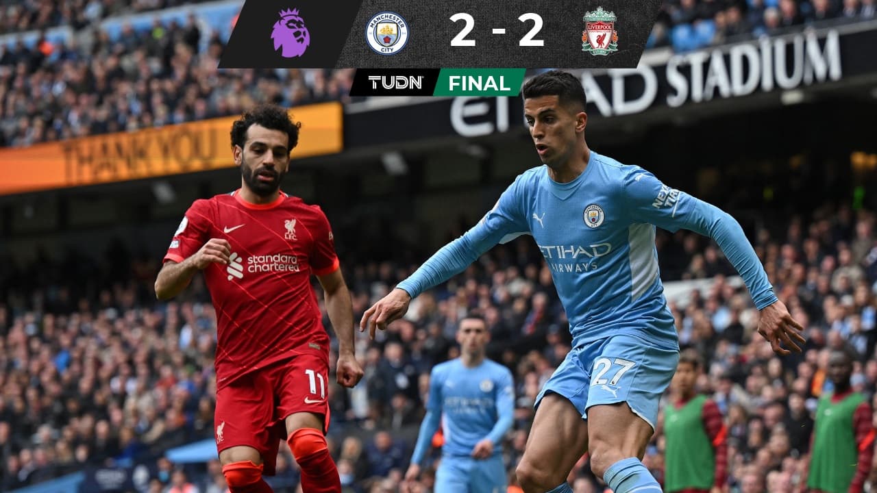 Manchester City sigue en el liderato, pero Liverpool no se despega.