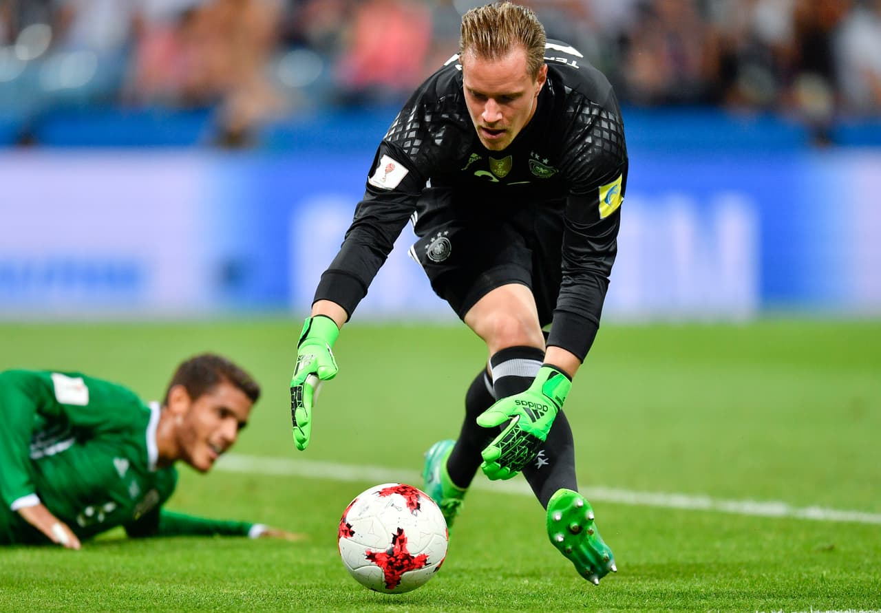 9 - Ter Stegen tuvo poco trabajo bajo los 3 palos. Saco un par de remates de cabeza y su único pecado fue una desatención en el gol de México.