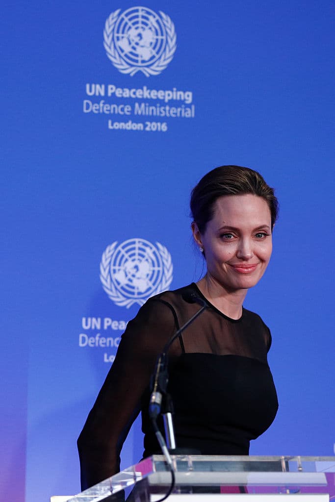 Jolie, a pesar de los escándalos, tiene un corazón muy humano, pues fue nombrada ‘Embajadora de la Buena Volundad’ por parte de la ONU.