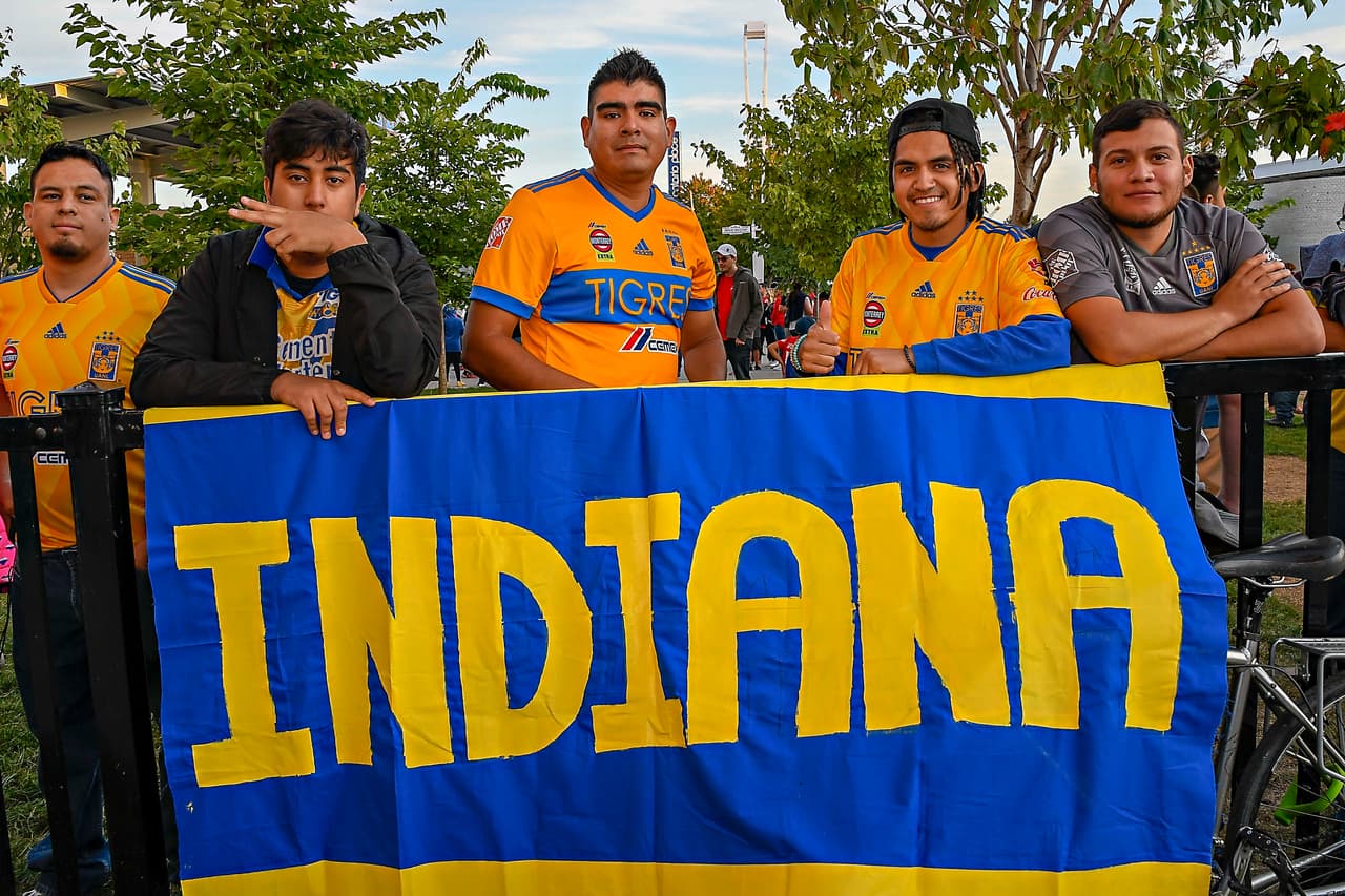 Vaya que es diversa la fanaticada de los Tigres. Este contingente se dejó venir desde el estado de Indiana, en el corazón de Estados Unidos.