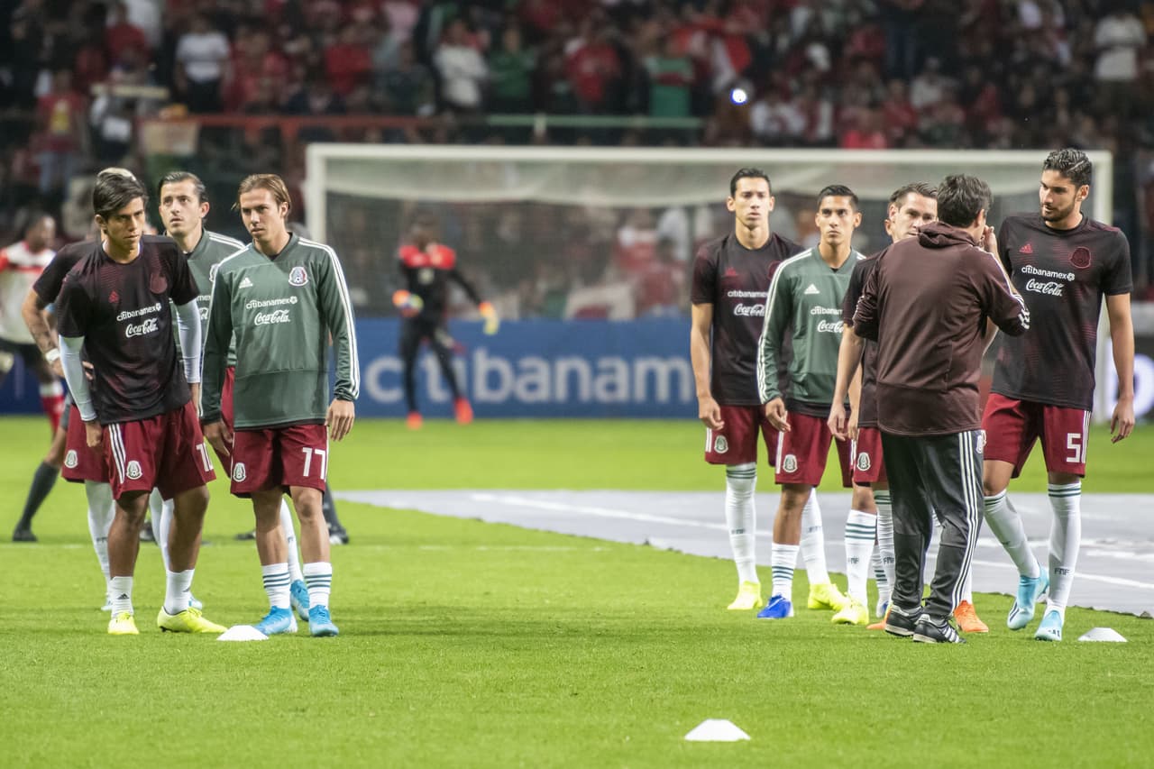 Aficionados y jugadores se preparan para vivir la emoción del encuentro en el Estadio Nemesio Diez.