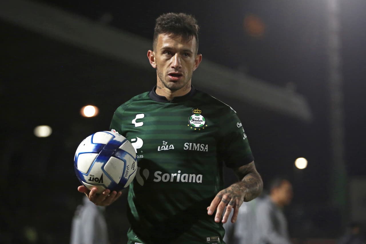 Lozano fue voluntarioso, pero no brilló.