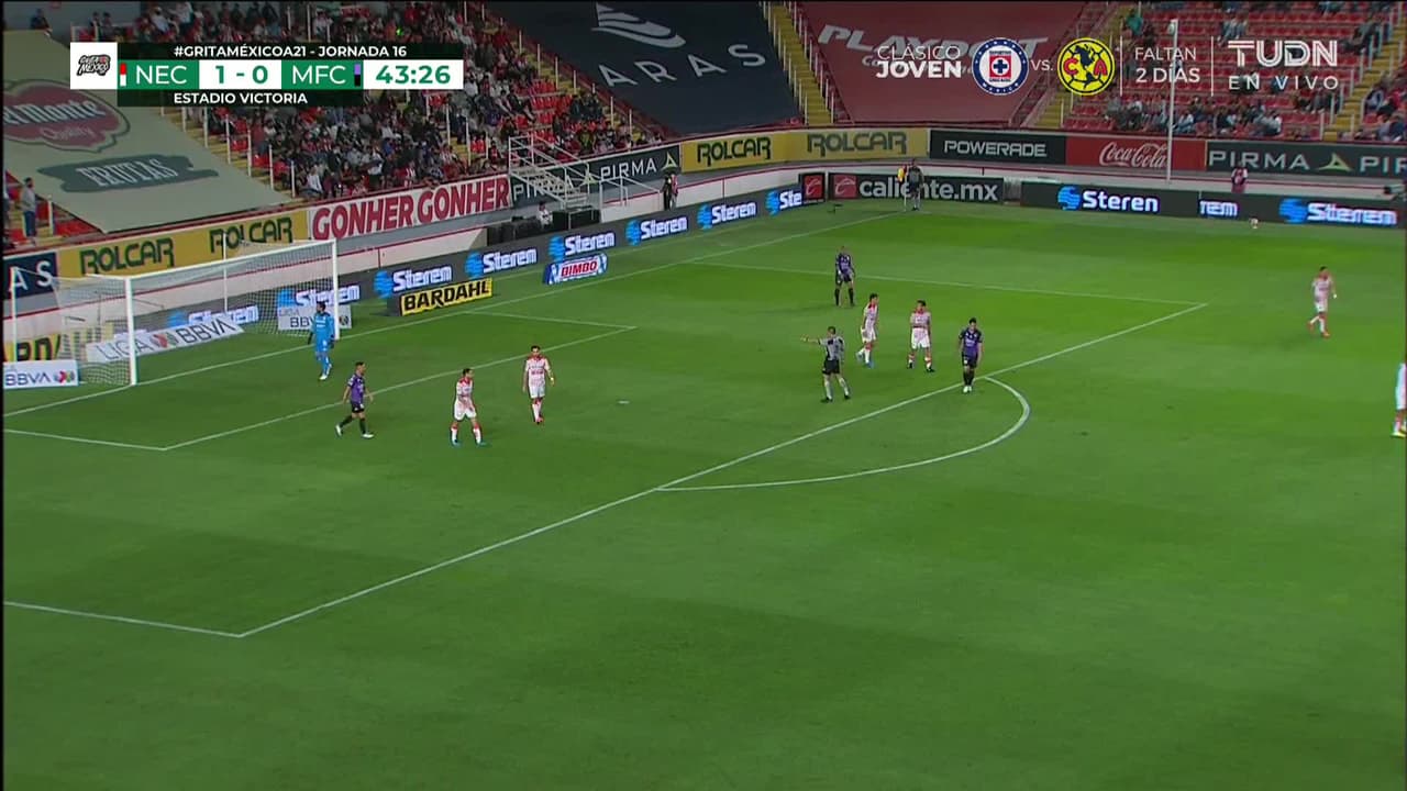 ¡TIRO ATAJADO! disparo por Daniel Amador.