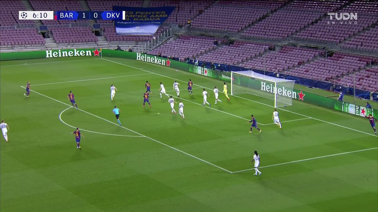 ¡CERCA! Pedri disparó que se estrella en el poste.