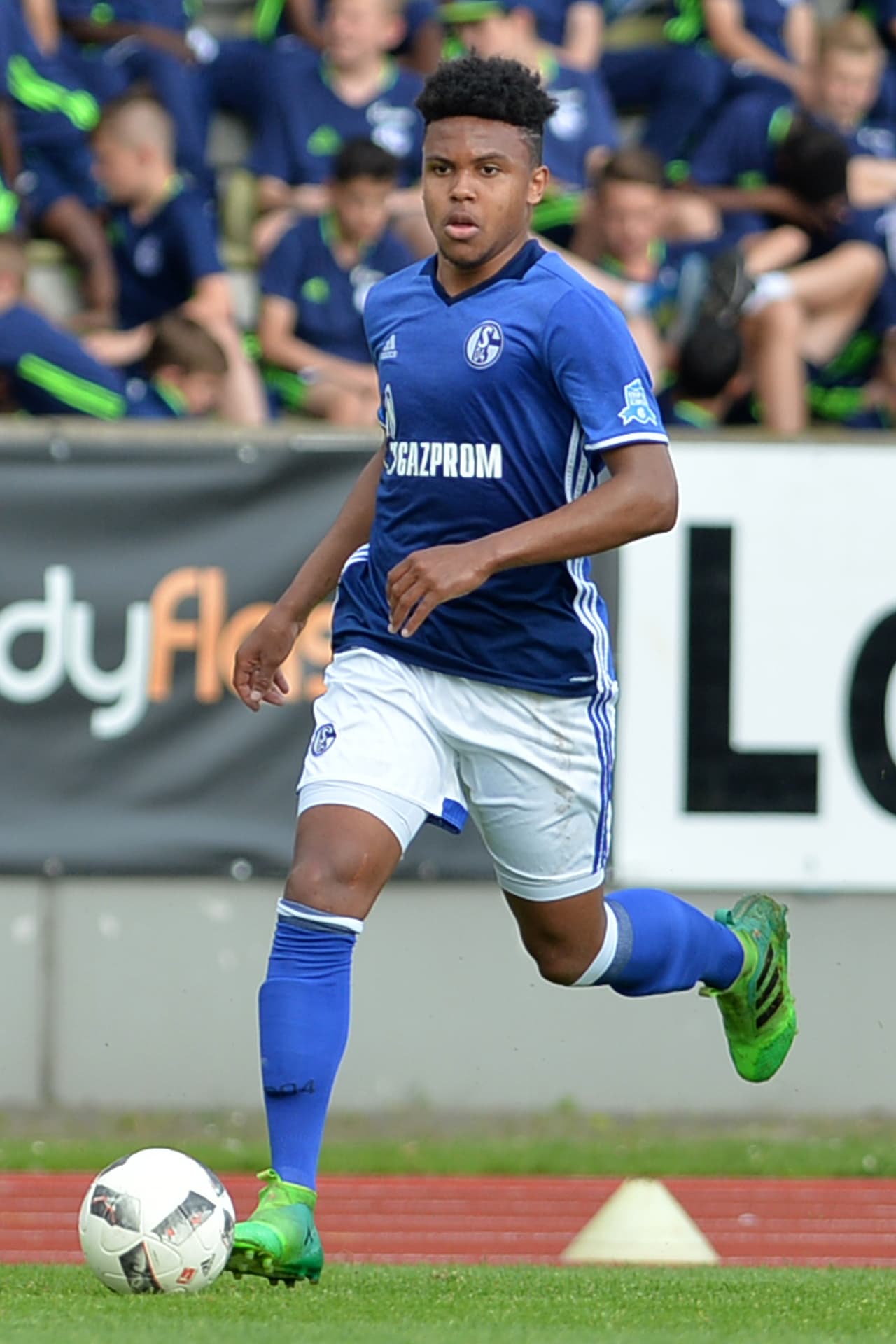 La esperanza del Team USA se llama 
<b>Weston McKennie</b> quien en 2017 dejó al FC Dallas para hacerse profesional en el Schalke.