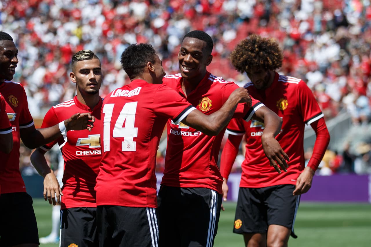 Asistencia de Martial y definición con el arco a placer para el joven inglés.