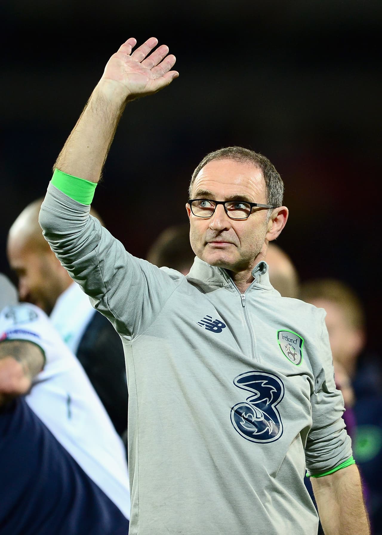 El norirlandés Martin O'Neill, dejó un momento para saludar a los aficionados que llegaron hasta Cardiff. Ahora, el objetivo es buscar el cupo al Mundial desde la repesca.