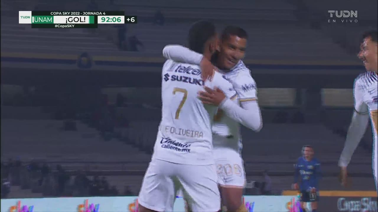 ¡Golazo de Pumas! Rodríguez clarea a Jiménez para el 2-0