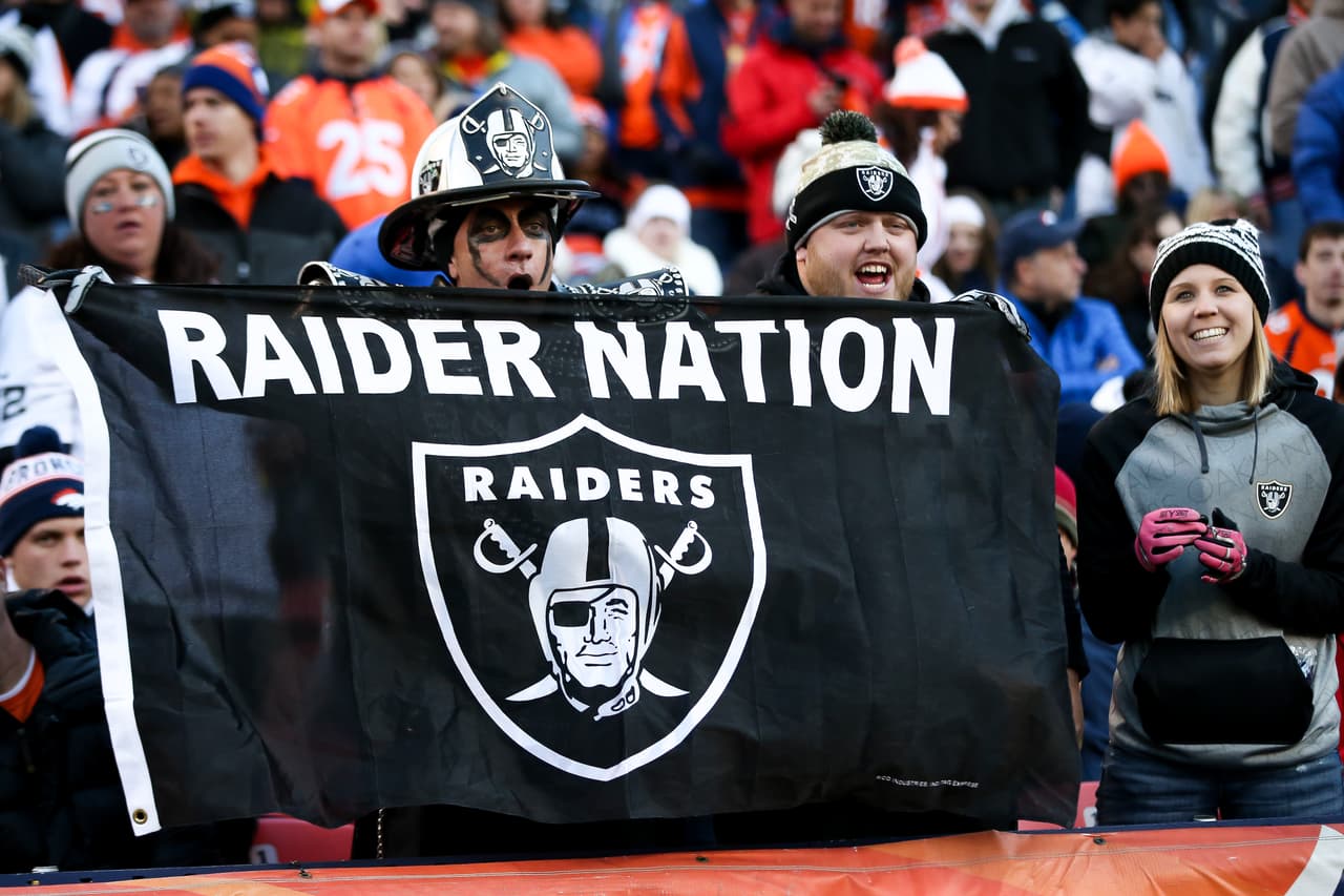 Los Raiders hacen oficial su intención de mudarse de Oakland a Las Vegas