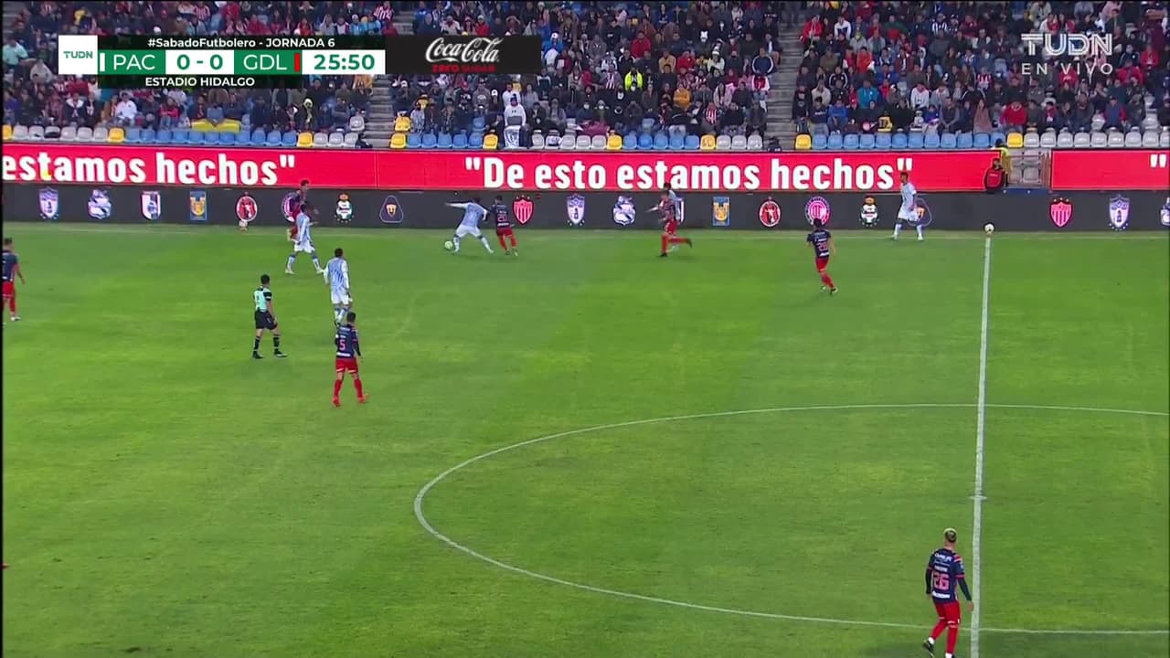 ¡GOOOL! Víctor Guzmán anota para Guadalajara.