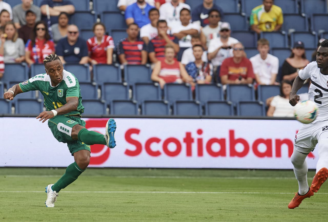 Pero a los 54 minutos Neil Danns se encargó, con ese buen disparo, de abrir el marcador en favor de Guyana, para sorpresa de todos.