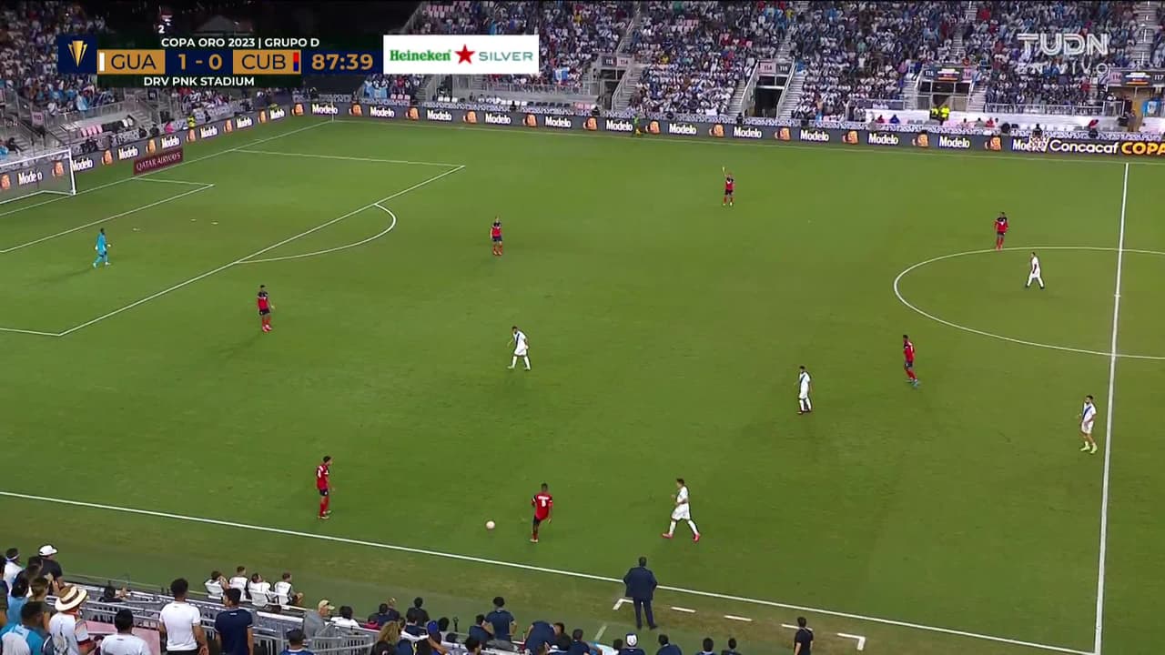 ¡TIRO ATAJADO! disparo por Darwin Lom.