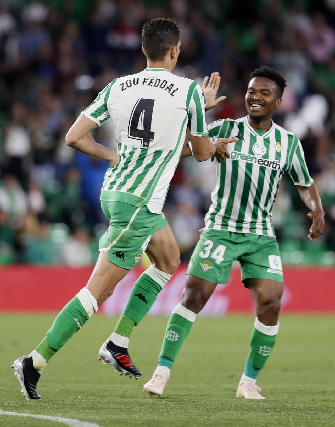 Pero en tiempo de compensación, el defensa marroquí Zouhair Feddal (4) marcó el gol del empate que salva al Betis de un papelón en casa luego de sufrir casi 90 minutos aunque esa igualada de poco sirve.