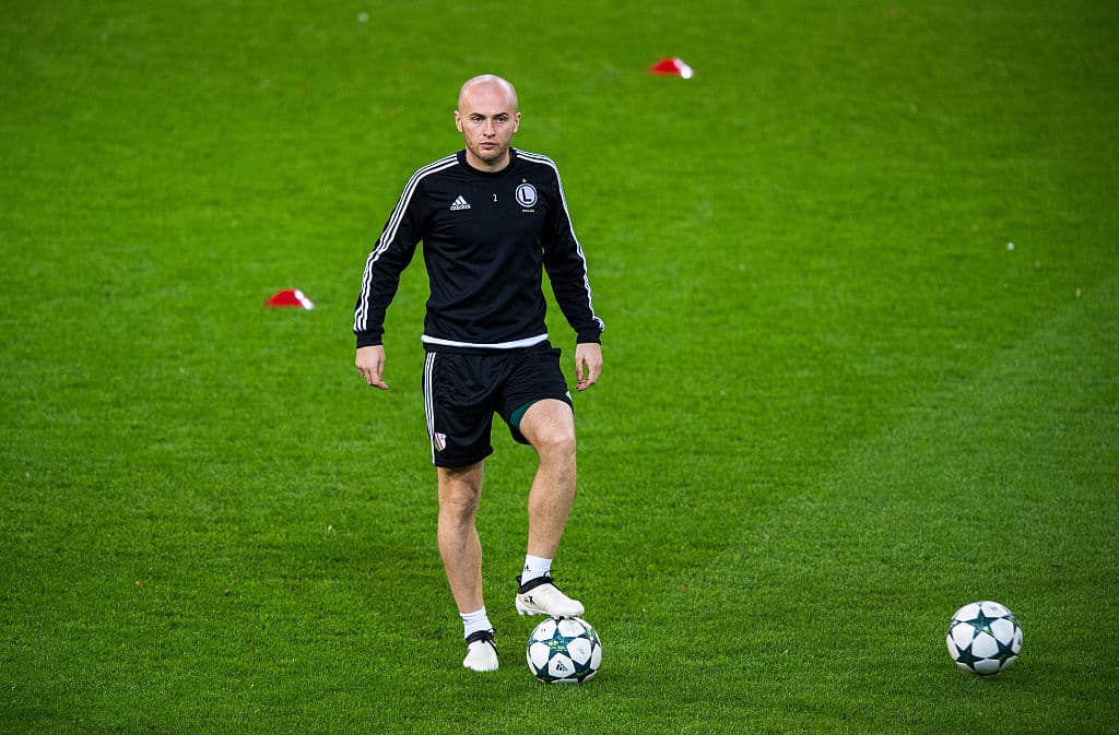 El defensa del Legia Varsovia, Michal Pazdan, tiene 31 convocatorias con la selección polaca y es uno de los jugadores que le impime fuerza a la recuperación de balón, por eso el llamado mundialista.