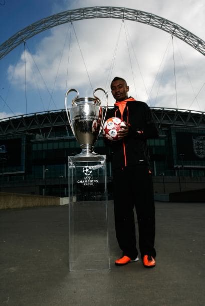 Del mismo modo, Kalou del Chelsea posó para las cámaras.