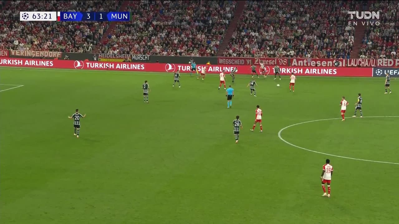 ¡TIRO ATAJADO! disparo por Leroy Sané.