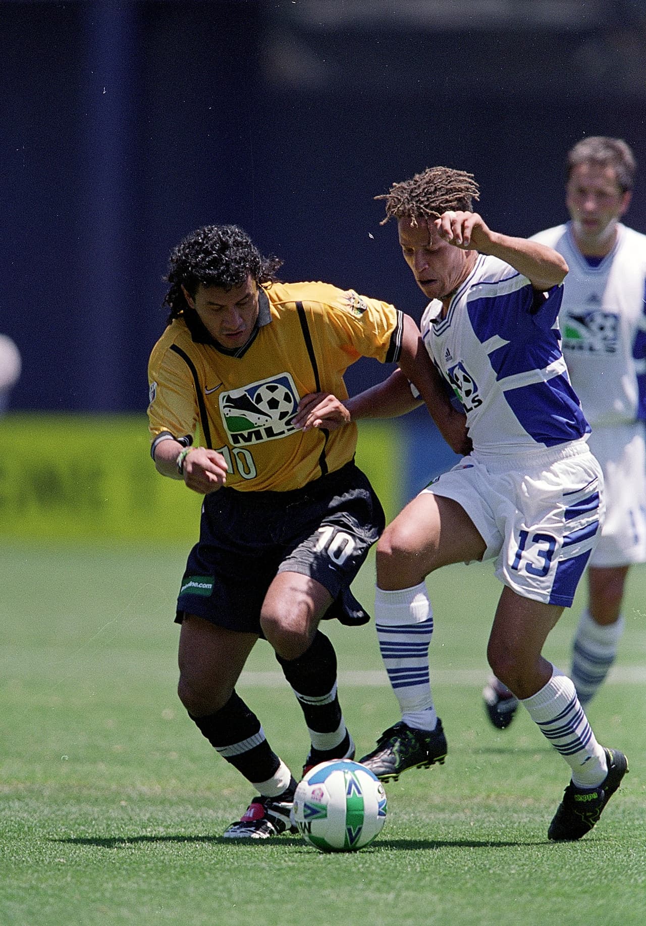 Para 1999 el All Star Game llegó por primera vez a la costa Oeste, con la vuelta al formato entre Conferencias. El Oeste se impuso 6-4 con goles de Mauricio Wright y Ronald Cerritos en el cierre del partido. Preki fue el MVP.