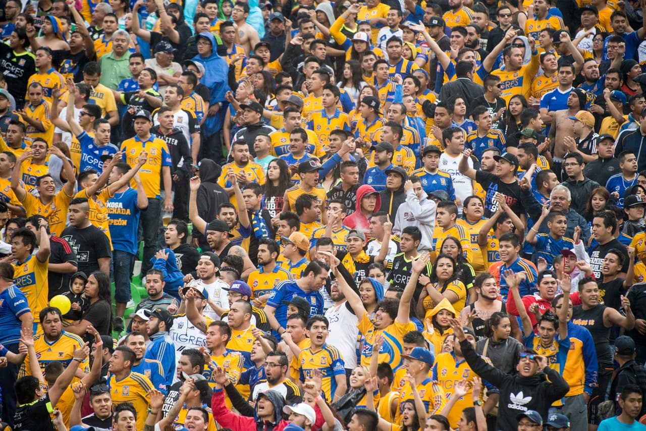 Así se vivió el colorido de la afición en la Jornada 17 del Clausura 2016, con los seguidores a lo largo de los estadios de la Liga MX