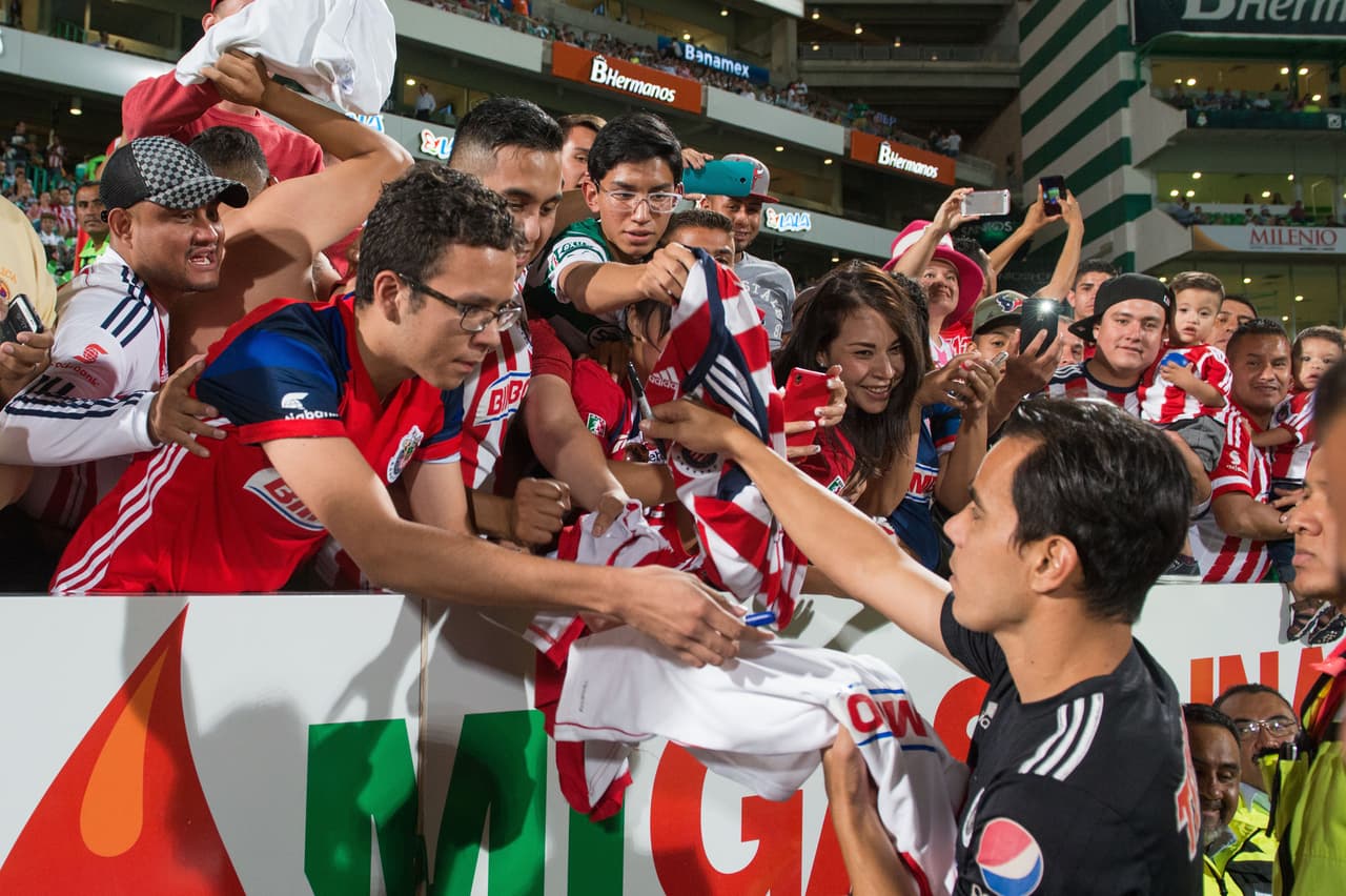 Así se vivió el colorido de la afición en la Jornada 17 del Clausura 2016, con los seguidores a lo largo de los estadios de la Liga MX