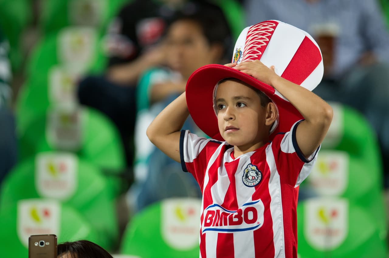 Así se vivió el colorido de la afición en la Jornada 17 del Clausura 2016, con los seguidores a lo largo de los estadios de la Liga MX