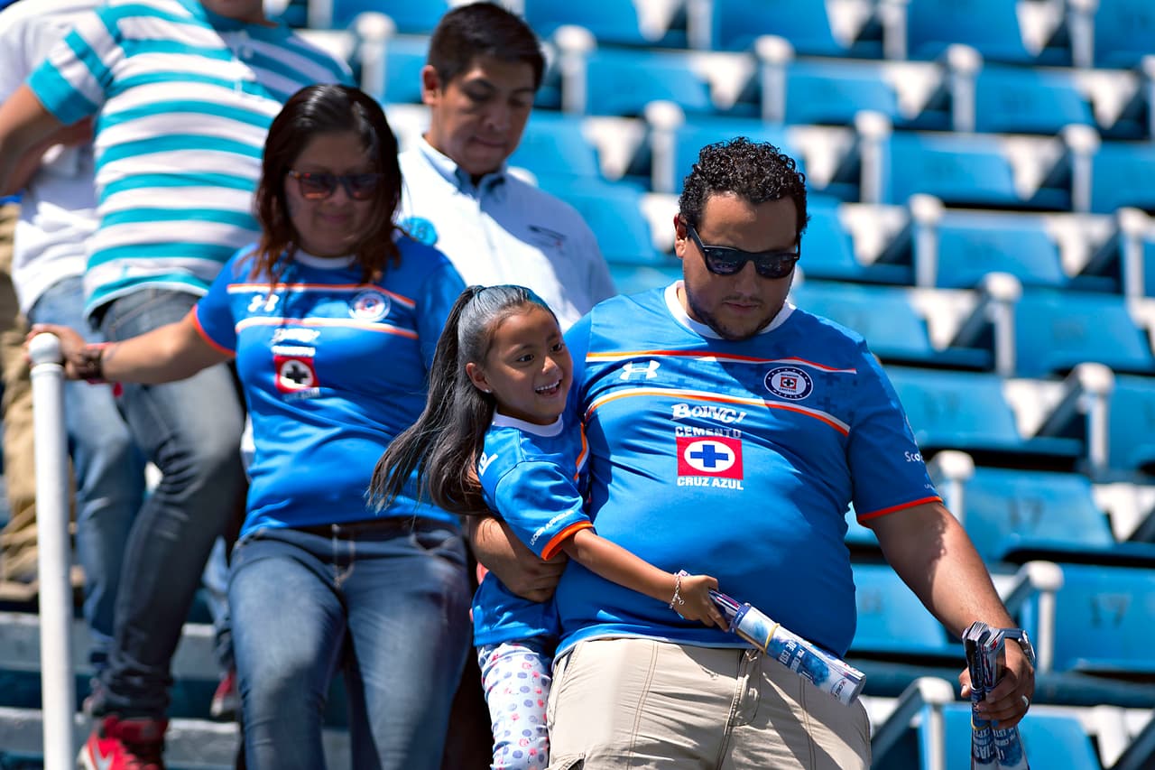 Así se vivió el colorido de la afición en la Jornada 17 del Clausura 2016, con los seguidores a lo largo de los estadios de la Liga MX