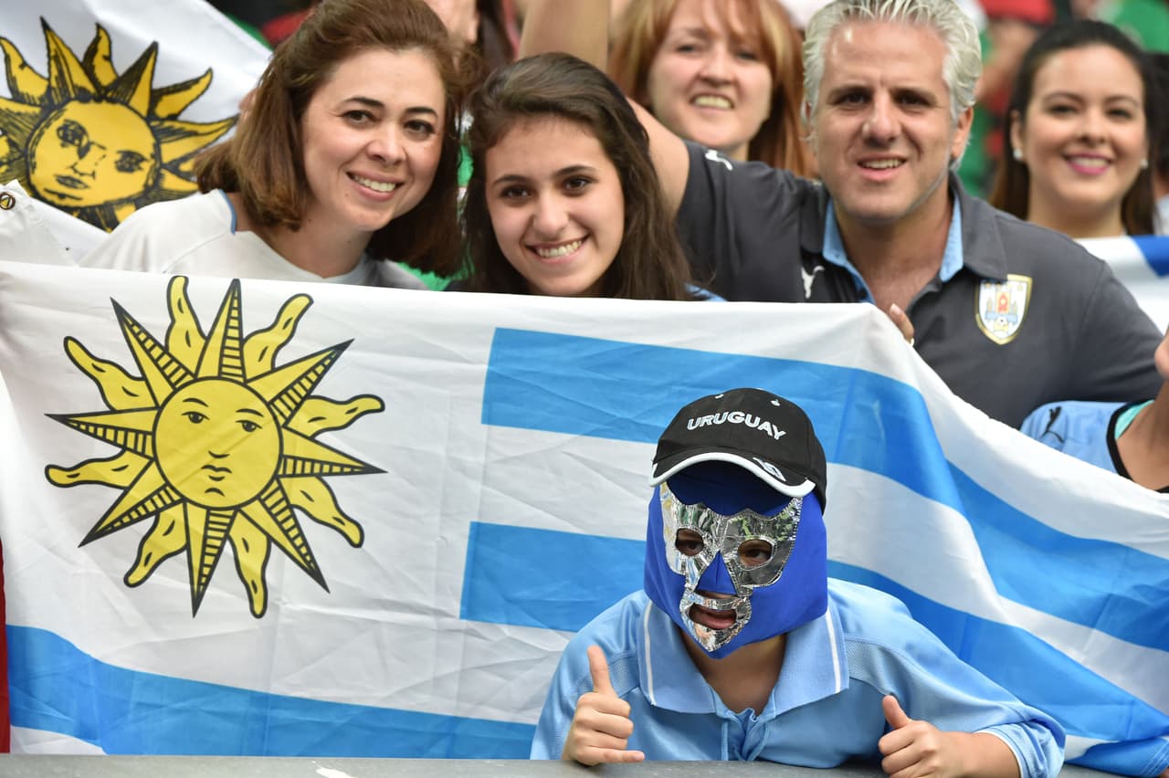 También presente en las gradas seguidores de Uruguay.