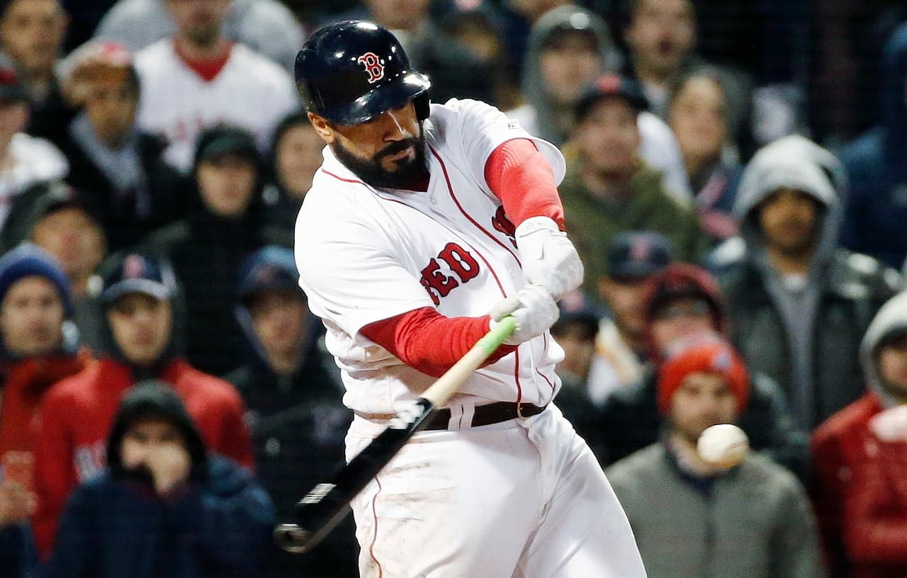 El venezolano Sandy León, de los Medias Rojas de Boston.