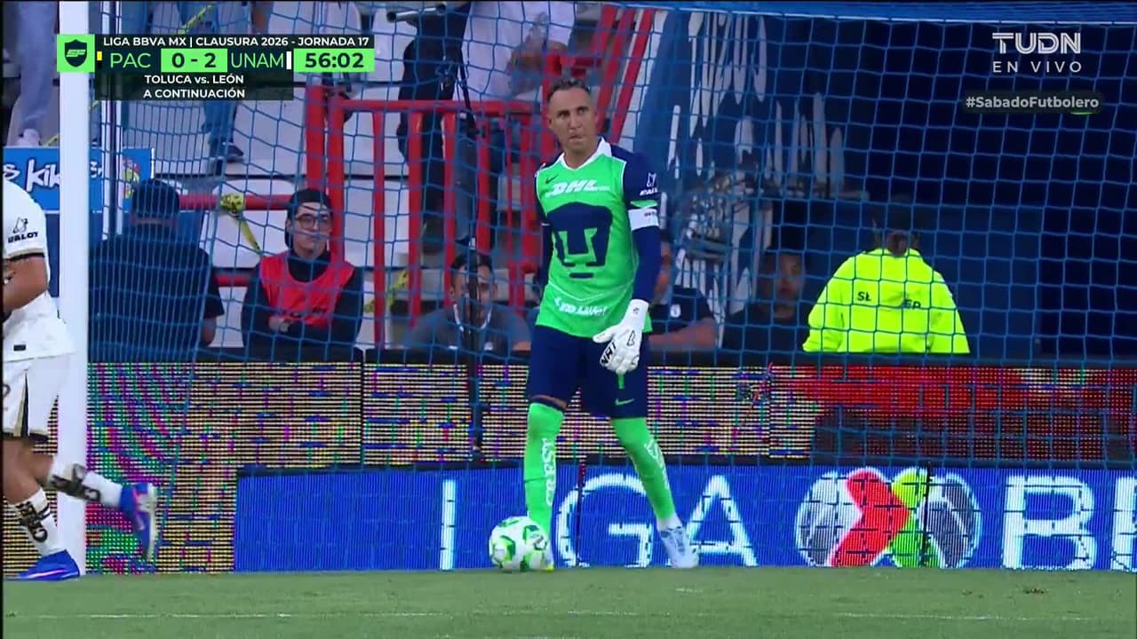 ¡TIRO ATAJADO! disparo por Salomón Rondón.